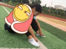 ����ͼ��͵�ĵ�ѵ��һ���粢�Ҹ�ɳ������������ţ�����Ů���˽�һ��