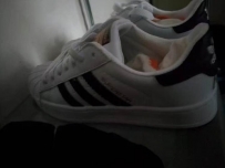 ���Ĺ���ǰ������ͻȻ��ͷ�������ұȽϵ��������ѵ�Ь��ζ��������