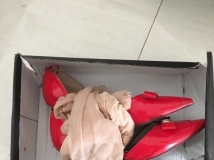 �칫�ҵ�Ůͬ�µ�Ь��˿