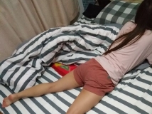 ������Ͷ�塿�ʹ�ѧŮ�Ѻ�����Ь����ŵ�����